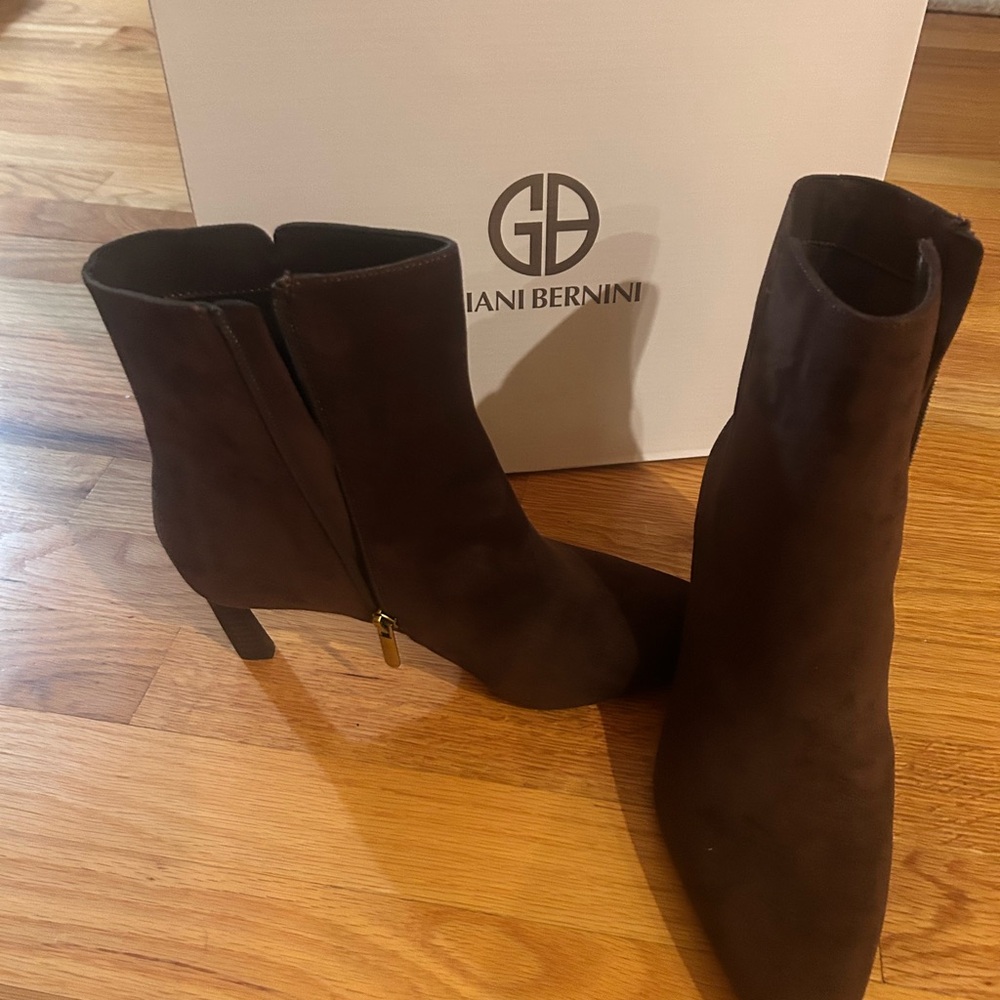 NEW Giani Bernini Dark Brown Suede Pointed Toe Ankle Booties